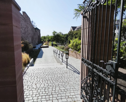 Tor zur Ringanlage